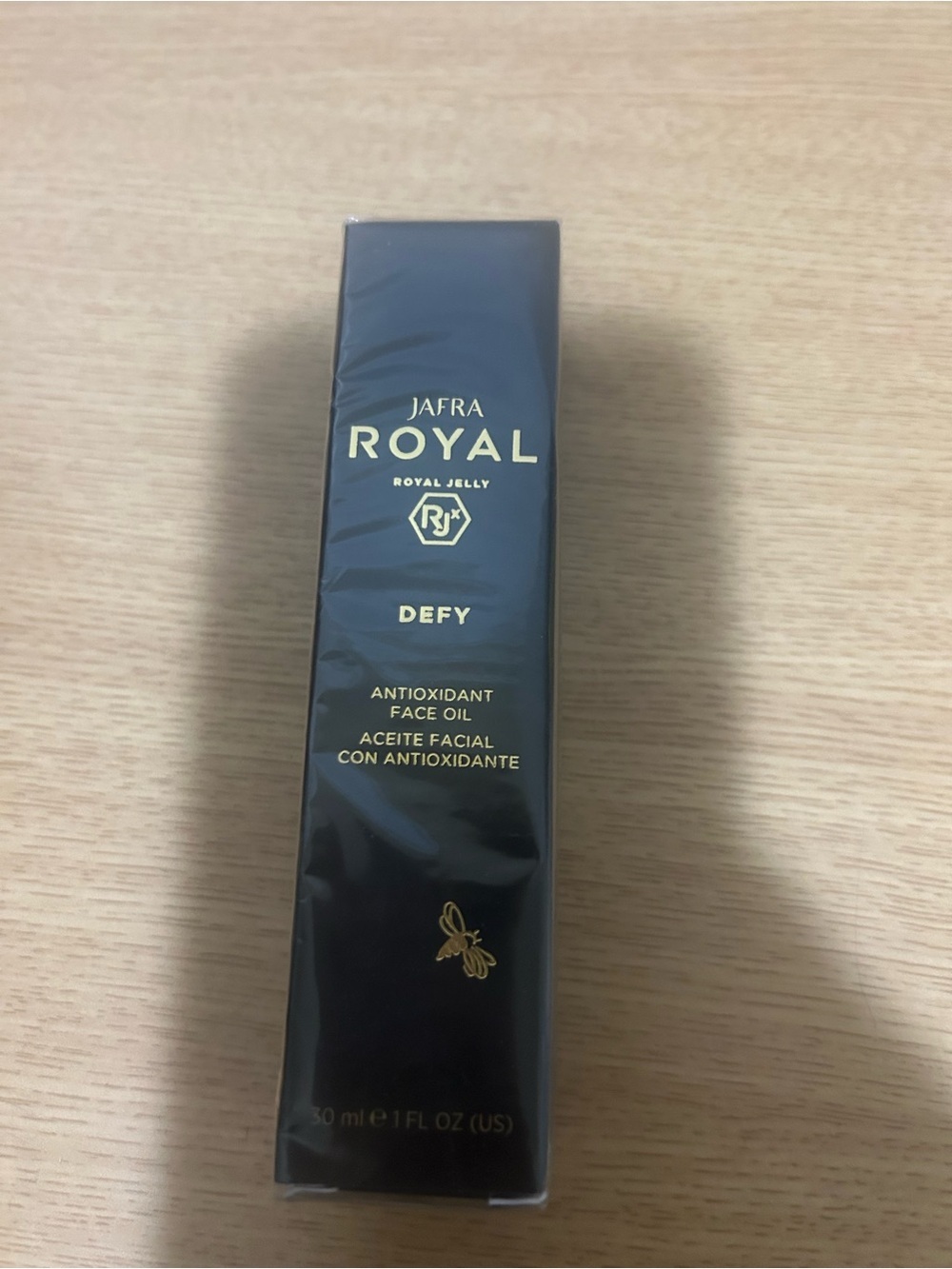 JAFRA Royal Defy Antioxidant Face Oil - Black and Gold